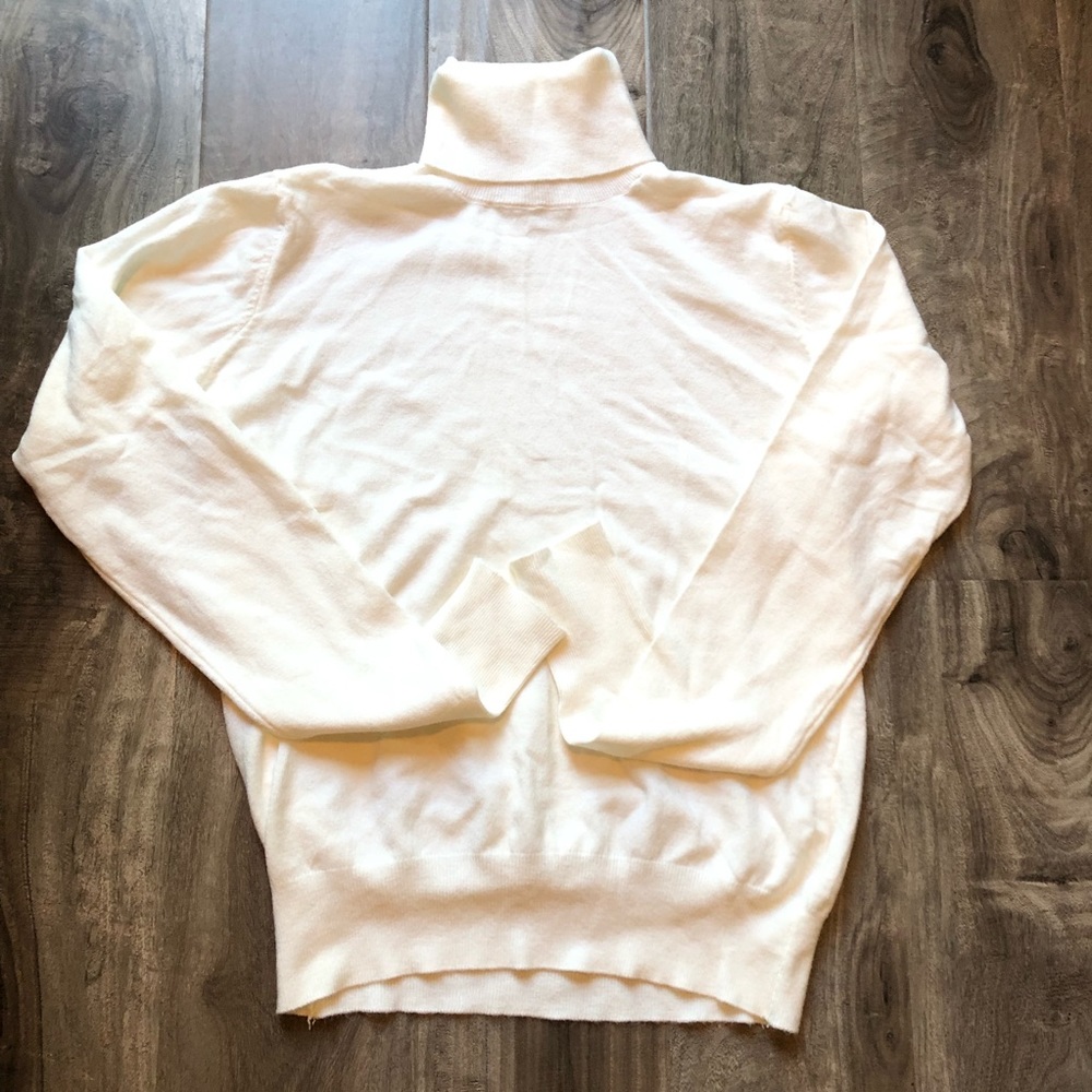 Cream turtleneck NWT